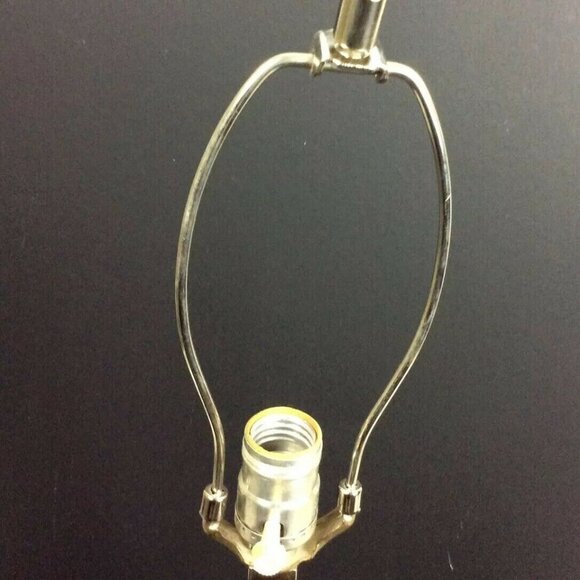 Vintage Chrome & Lucite Table Lamp With Harp 27 inches Tall 1970s 80s - Picture 4 of 7